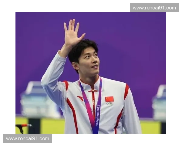 LOL选手小米刘瑾逆袭成名记从默默无闻到赛场焦点的传奇旅程 LOL选手小米刘瑾逆袭成名记从默默无闻到赛场焦点的传奇旅程